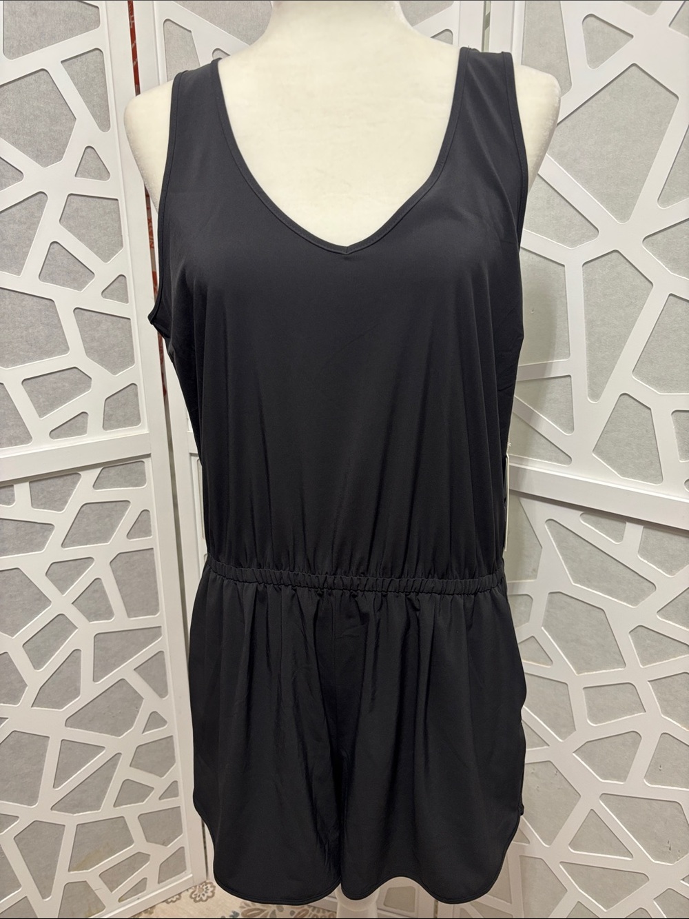 Vuori Villa Tank Romper with Pockets in Size Large